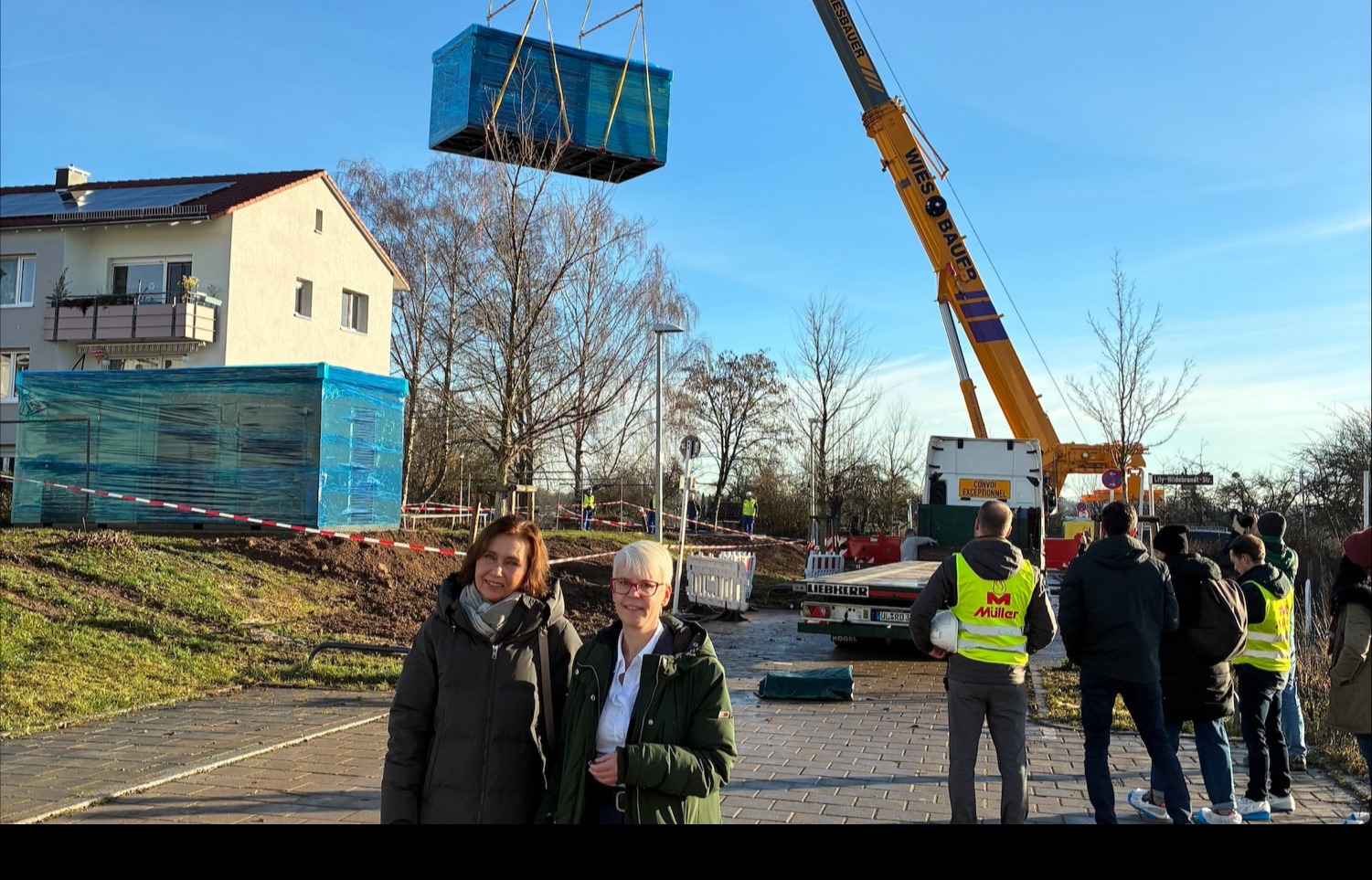 PM Vonovia_Die Energiewende im Kasten Vonovia, Alois Müller und Vaillant installieren Energy Unit in Stuttgart_Bild 2.jpeg