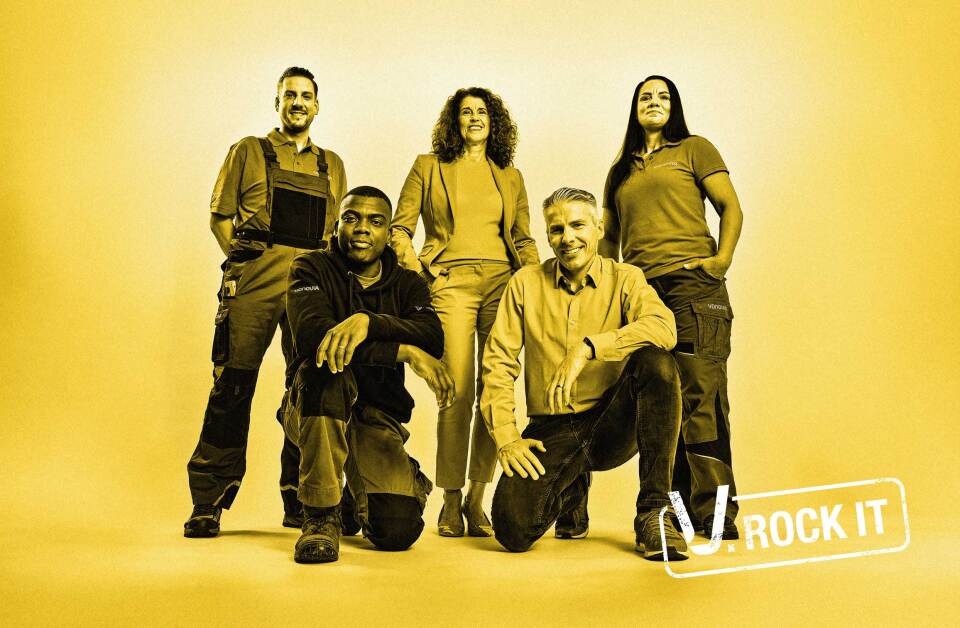 Fünf Mitarbeitende in ihrer jeweiligen Arbeitskleidung blicken in die Kamera. Ein gelber Filter liegt über dem kompletten Bild.