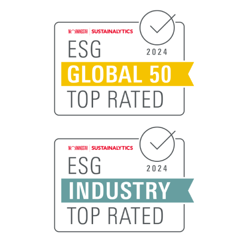 Zwei Abzeichen von Sustainalytics für Top-Bewertungen in ESG 2024.   Text auf dem oberen Abzeichen: GLOBAL 50 Text auf dem unteren Abzeichen: INDUSTRY Zwei Abzeichen von Sustainalytics für Top-Bewertungen in ESG 2024.   Text auf dem oberen Abzeichen: GLOBAL 50 Text auf dem unteren Abzeichen: INDUSTRY